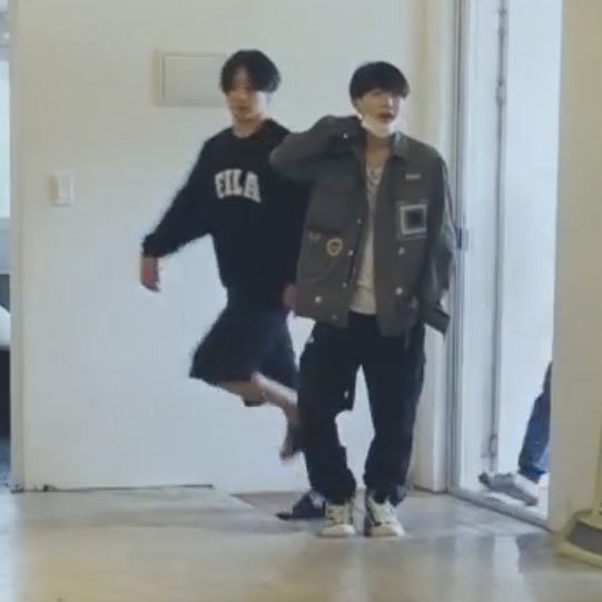 방탄 이거 2초 후가 기대되는 짤로 떠도는 사진 재질 아니냐 | 인스티즈