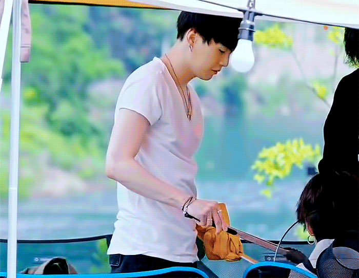 슈가 이 착장 금지 | 인스티즈