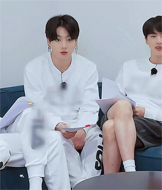 아 정국이 흰 옷 입으면 안되는데....... | 인스티즈