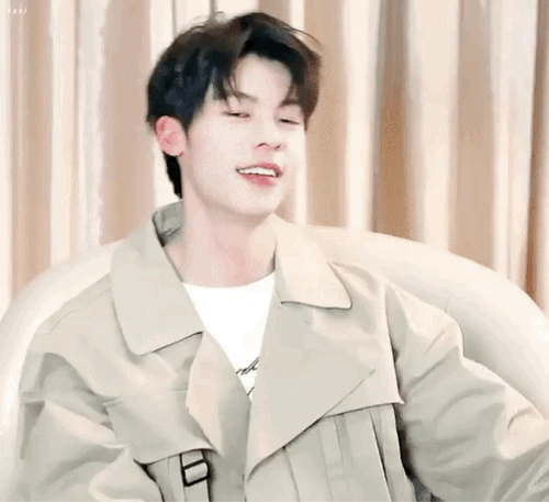 상견니보고 허광한파는중인데 | 인스티즈