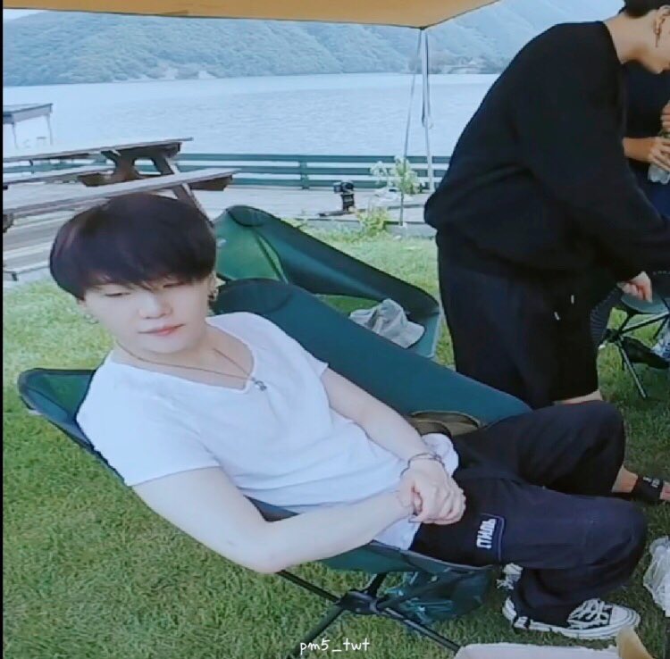 방탄 슈가 진짜 하얘 | 인스티즈