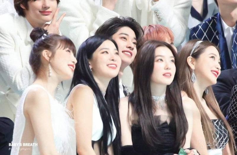 한 남돌의 자신감 넘치는 위치선정.jpg | 인스티즈