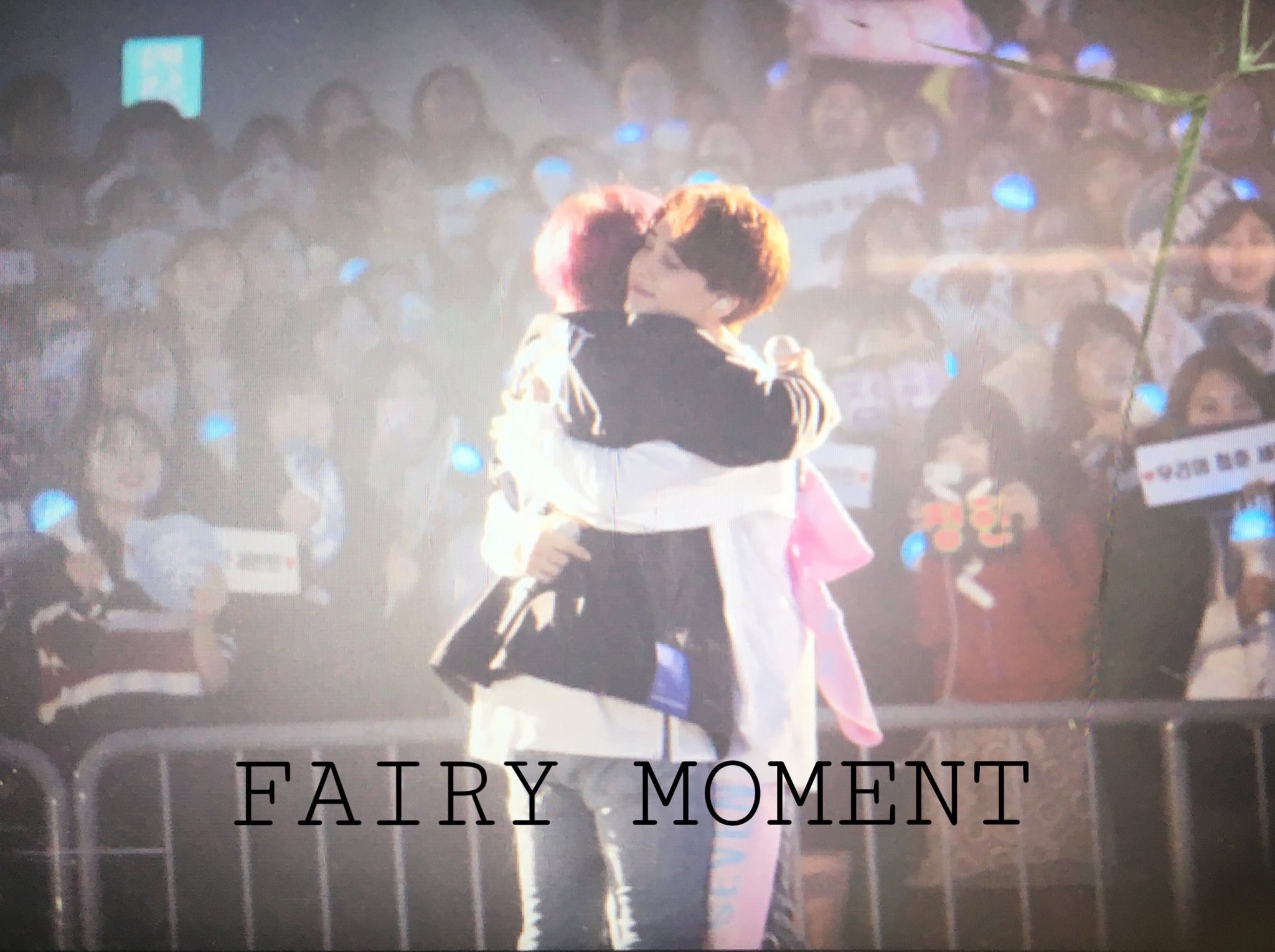 콘서트에서 호시 무대 중에 탈골 부상 났던 날 앵콜때 정한이가 호시 꼬옥 안아주는 거 내 눈물 버튼임 | 인스티즈