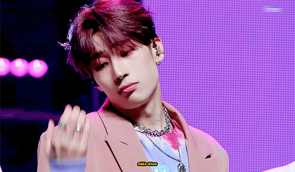 본인 피셜 애교라곤 없는 사람 | 인스티즈