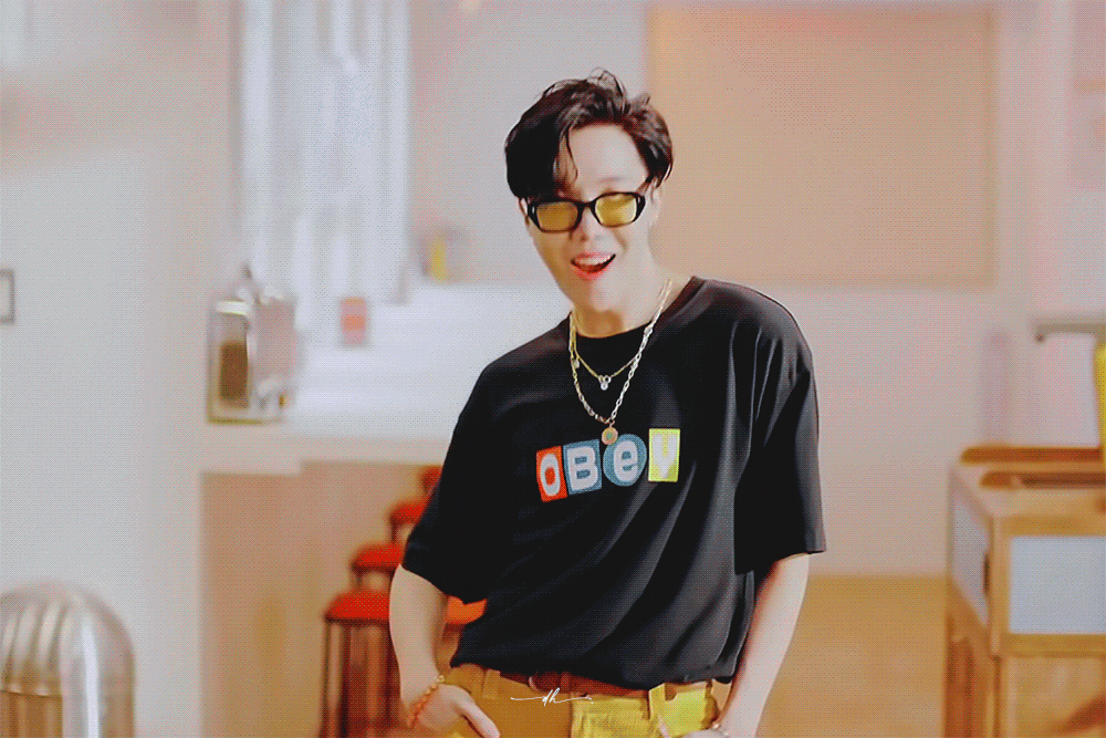 방탄 이번 뮤비 너무 잘뽑았어 | 인스티즈