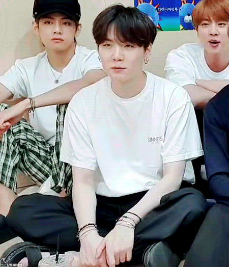 방탄 슈가 오늘 진짜 이뻤는데 같이 볼 사람 | 인스티즈