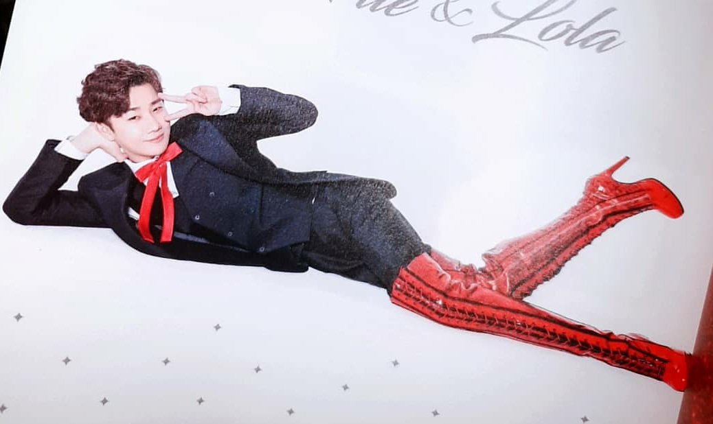 자기전에 김성규 힐 신은 사진 뿌리고간다 | 인스티즈