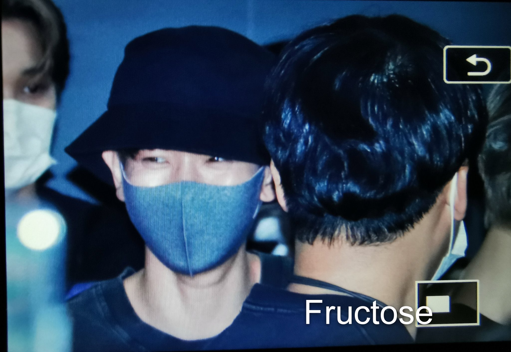 백현이 플뷰 얼른 봐라 | 인스티즈