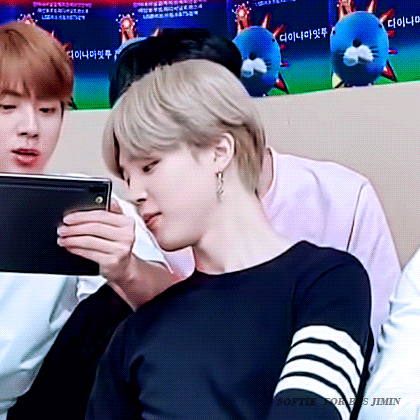 지민 이거 진짜 우리집 강아지가 하는 행동인데; | 인스티즈