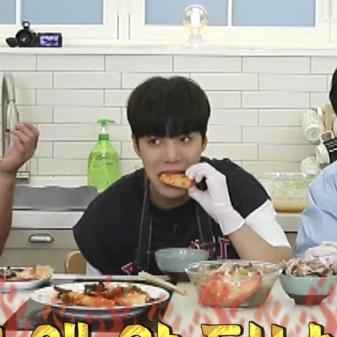 아 진심 뉴종현 개잘생겼는데 총각김치를 이렇게 먹어 | 인스티즈