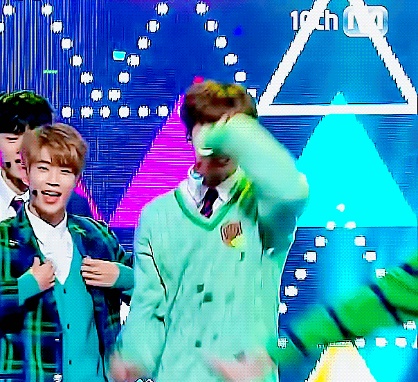 배우 회사에 모델포즈로 들어가서 가수로 데뷔한 아이돌 | 인스티즈