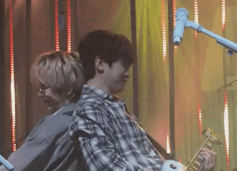 너드미가 흐르다 못해 넘치는 애 찾으면 그냥 얘 사진이나 영상 보면 됨 | 인스티즈