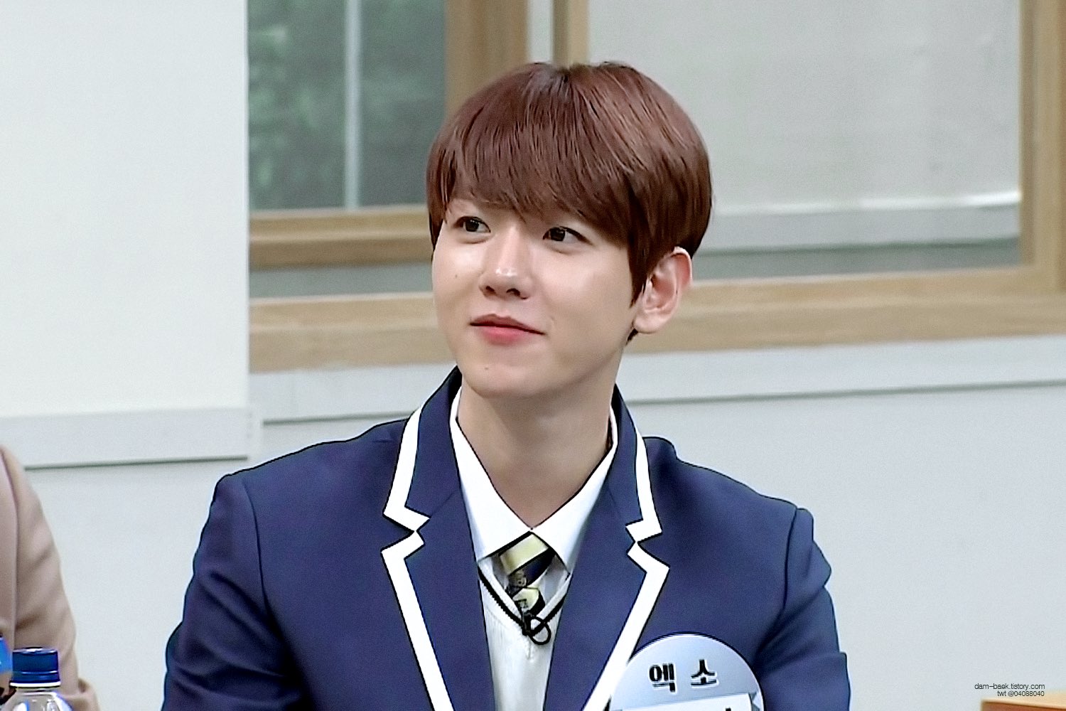 백현 교복 진짜 개좋은게 뭔지아니 | 인스티즈