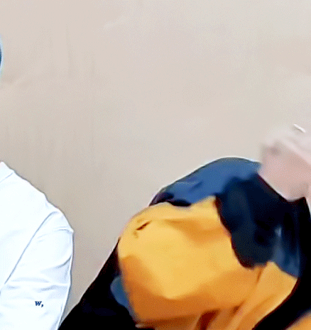 방탄 정국 장난치고 바로 형부터 보는거봨ㅋㅋㅋㅋㅋㅋㅋㅋㅋㅋ | 인스티즈