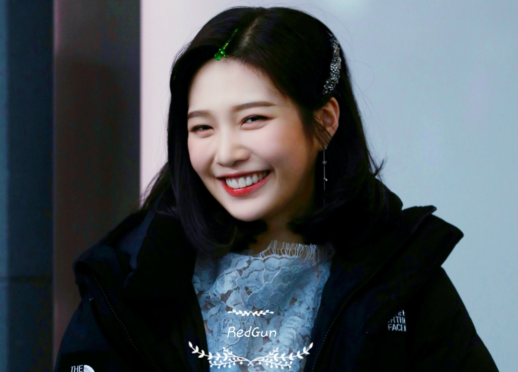 이렇게 웃는거 불법임 | 인스티즈