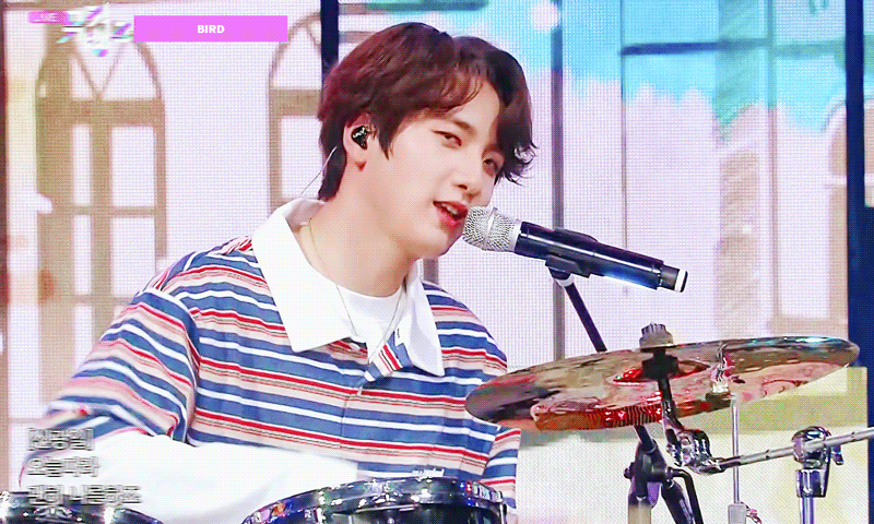 드럼치면서 노래부르는거 진짜 개신기해.. | 인스티즈