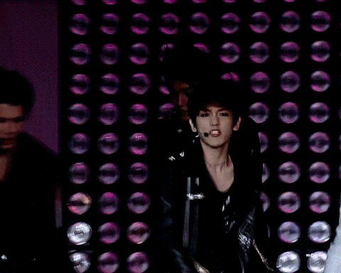 신인인데 뭔가 나중에 솔로로 100만장 팔거같이 생김..... 나만 그런가 | 인스티즈