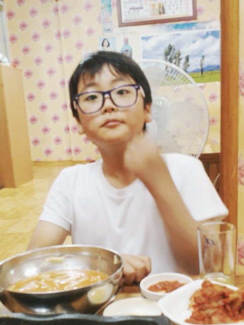 형준이 안경 어떻게 지탱하는거야 | 인스티즈