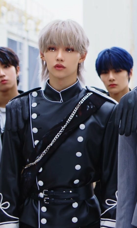 병지컷이 이렇게 키라키라했나여...????!!! | 인스티즈