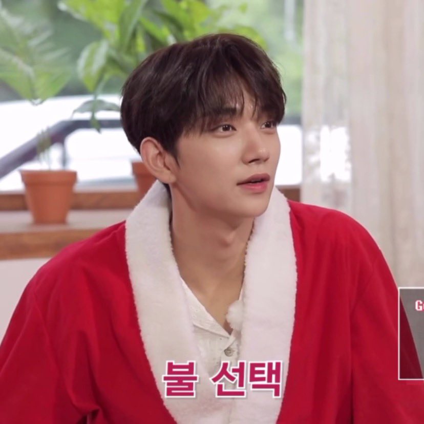 세븐틴 조슈아 예전 산타 분장 찐 애기임 | 인스티즈