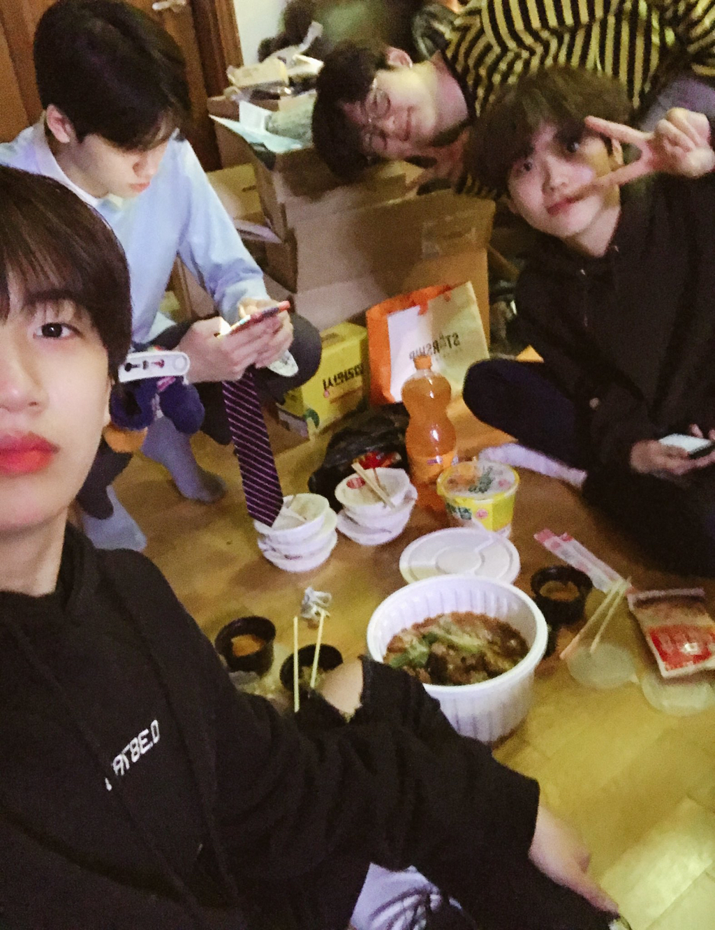 ㄱ 그니까 들렘 이때가 악몽꾸면 같이 침대에서 잔 그 시점인거지 | 인스티즈