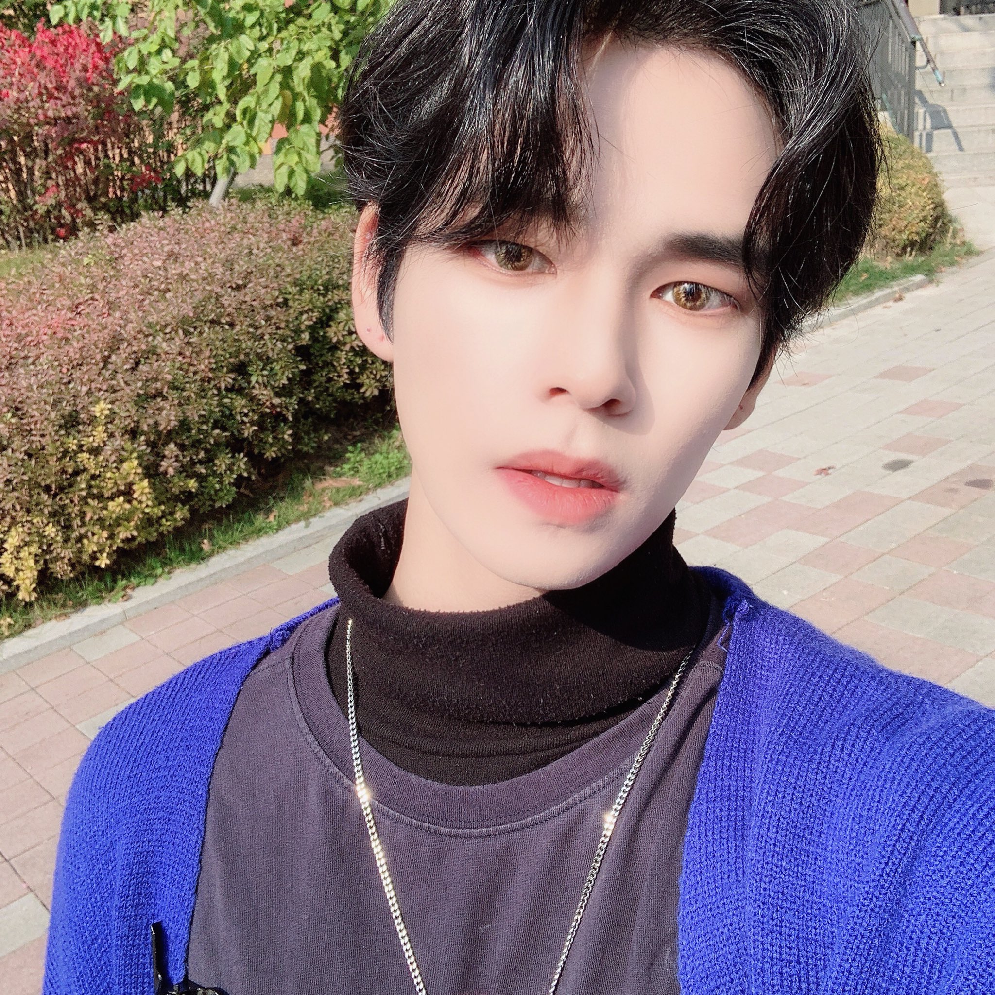 아 나 진짜 이 얼굴 나만 알 수 없어 다들 봐줘 | 인스티즈