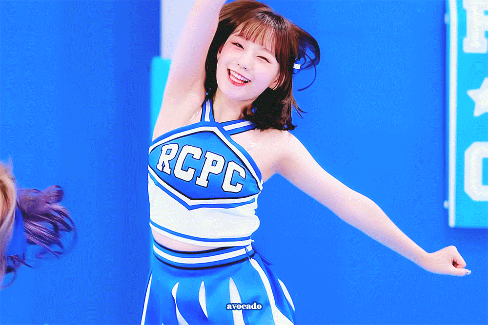 매번 단사 찍을때마다 손 싸인으로 몰래 메세지 보내는 아이돌이 있다??? | 인스티즈