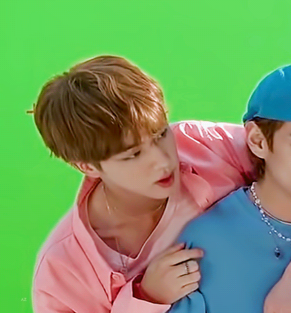 방탄 진 쇄골 뭐야.... | 인스티즈