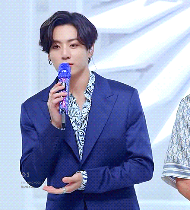 정구기 바뀐 마이크 너무이뻐.... | 인스티즈