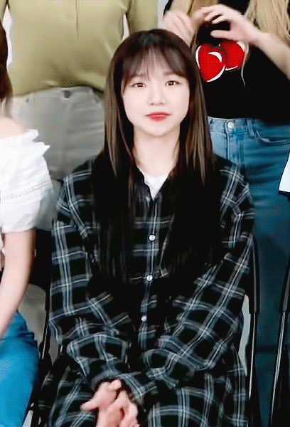 조유리 나랑 결혼해줄 것도 아니면서 왜 이렇게 생겼지???? | 인스티즈