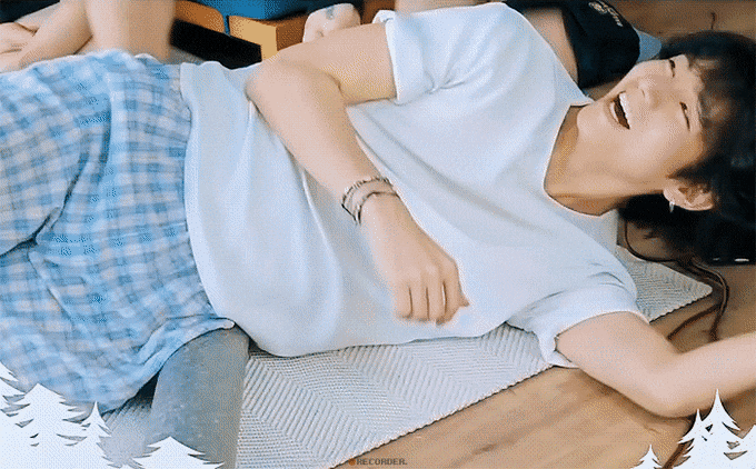 방탄 정국 또 형들한테 힘쓰는중ㅋㅋㅋㅋㅋㅋㅋㅋㅋㅋㅋㅋ | 인스티즈