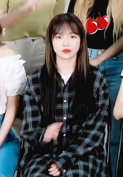 조유리 나랑 결혼해줄 것도 아니면서 왜 이렇게 생겼지???? | 인스티즈