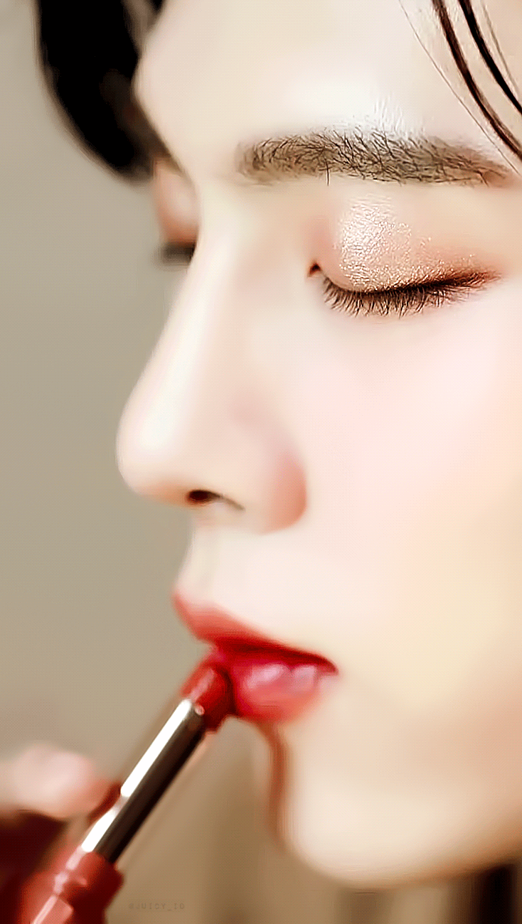 김우석 옆태 대박 | 인스티즈