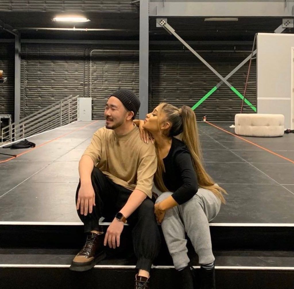 나 아직도 방탄 안무가랑 아리아나랑 이렇게 사진찍은거 너무 신기함ㅋㅋㅋㅋㅋㅋ | 인스티즈