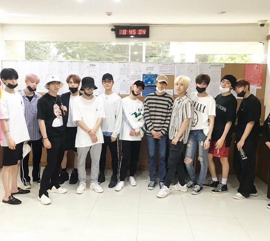 나 지금 8시45분보이즈임......... | 인스티즈