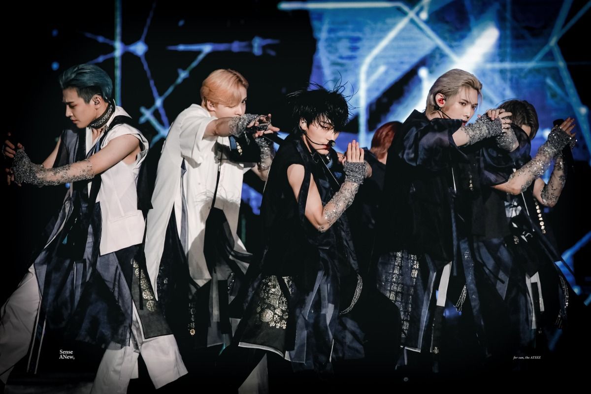 [잡담] 내돌 수원화성에서 한복 입고 공연한날 봐줘 그냥 예술이야 | 인스티즈