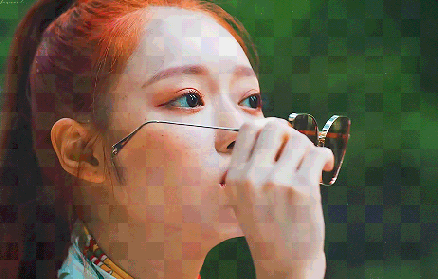 오마이걸 유아 티저 넷플릭스 한편 뚝딱이야 퀄대박ㅜㅜㅡ | 인스티즈