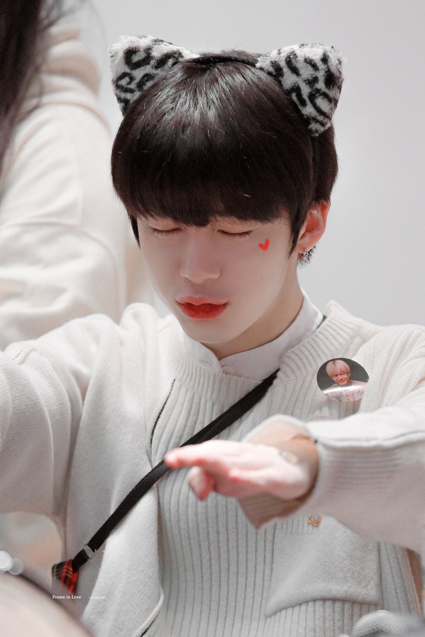 ㄱ 이 사람 왼같아 른같아? | 인스티즈