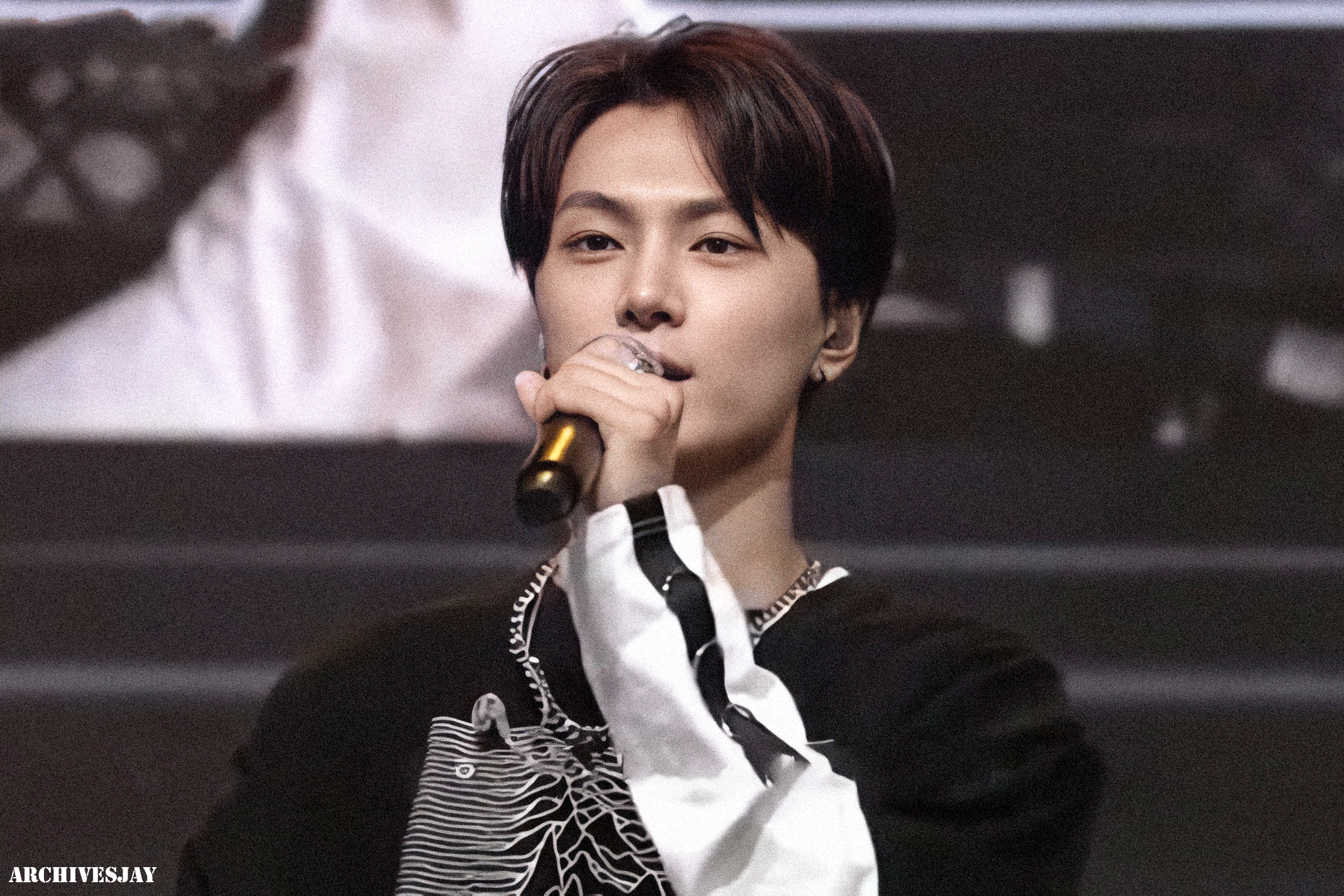 아이랜드 제이 이렇게 눈뜨는 거 미쳐 | 인스티즈