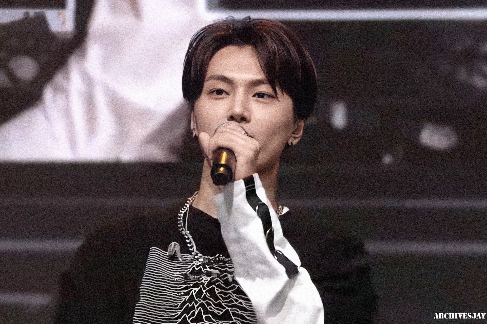 아이랜드 제이 이렇게 눈뜨는 거 미쳐 | 인스티즈