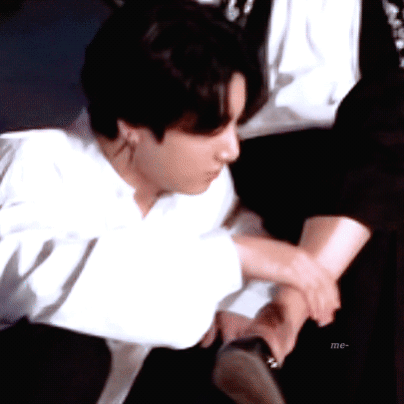 전정국 형다리에 뽀뽀하는거ㅋㅋㅋㅋㅋㅋㅋㅋ | 인스티즈