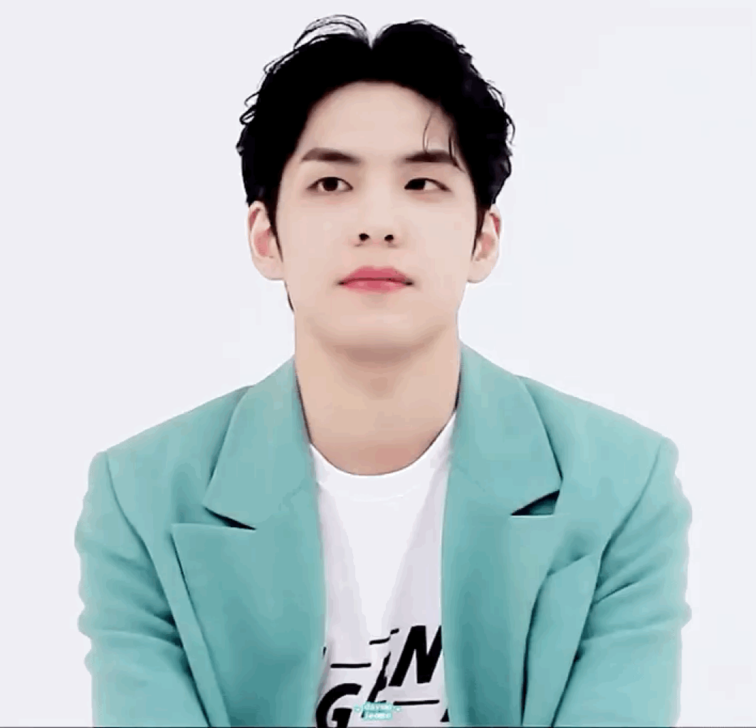 고딩 때 노래부르는데 응원해주는 여학생들 많은 거 보면 복도에서 고백 받은 것도 안 이상함 | 인스티즈