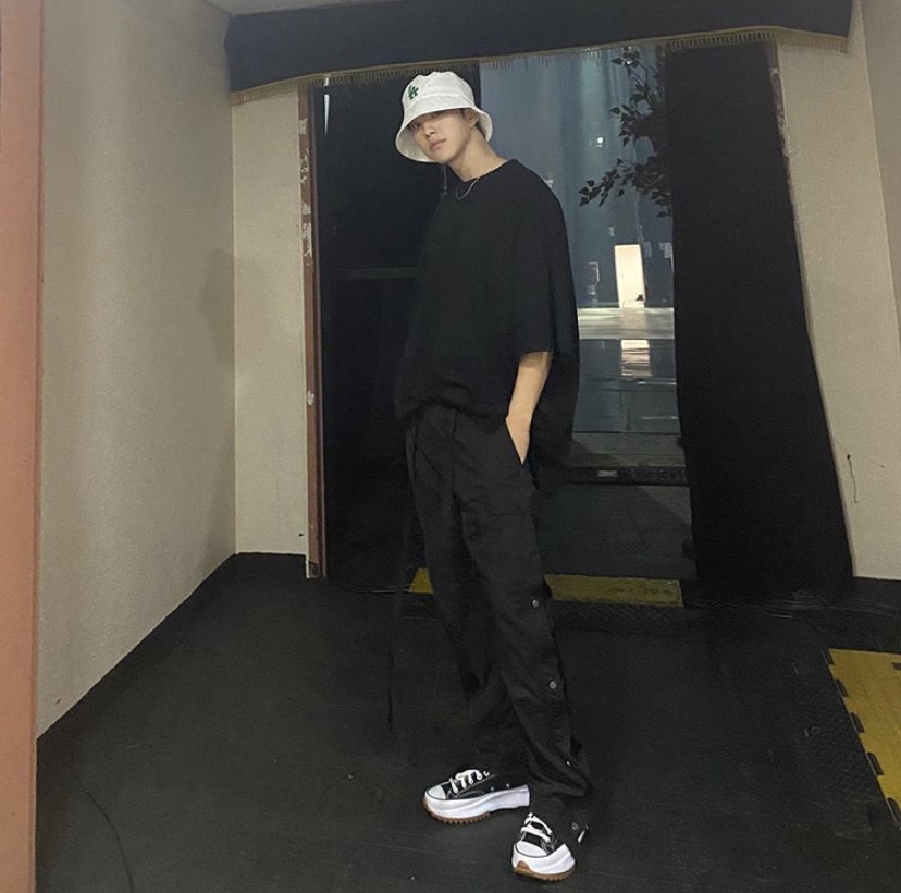 호시 얼굴 진짜작다.. | 인스티즈