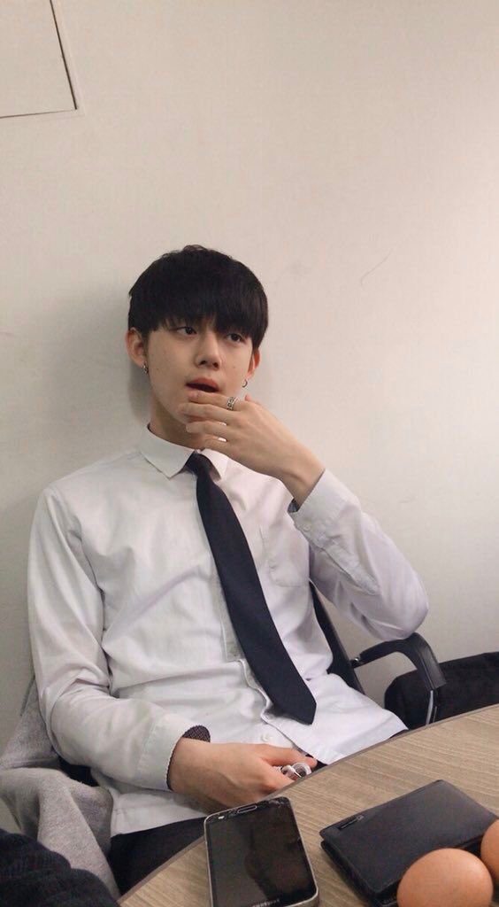 트위터에 남돌 과사 풀렸네 | 인스티즈