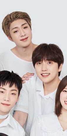 WM 단체사진에서 산들 팔 어떻게 돼있는거야ㅋㅋㅋㅋㅋ | 인스티즈