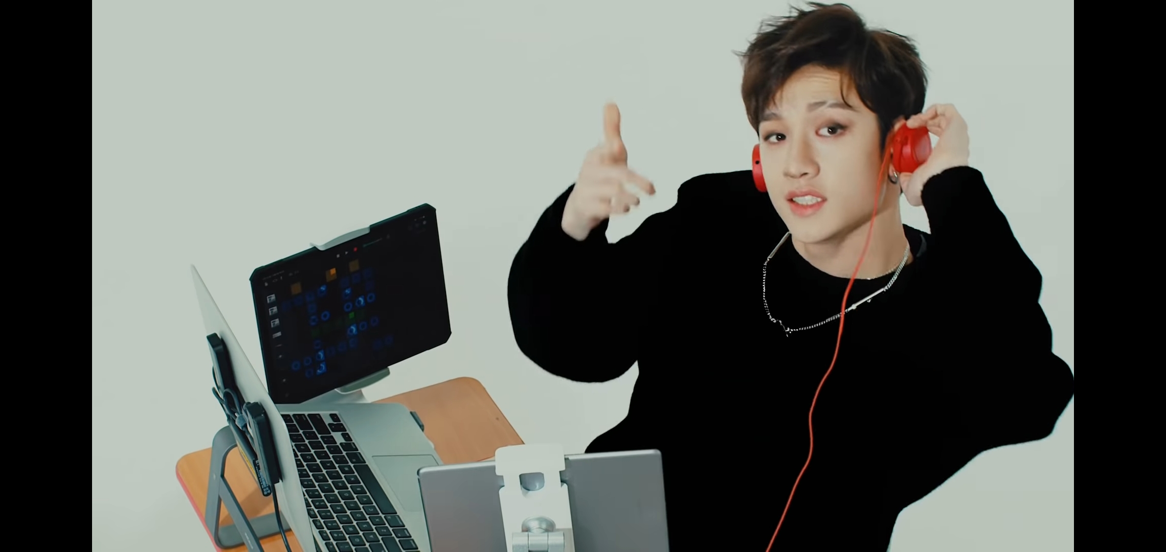 애플 광고에 나오는 이 사람 누구야?? | 인스티즈