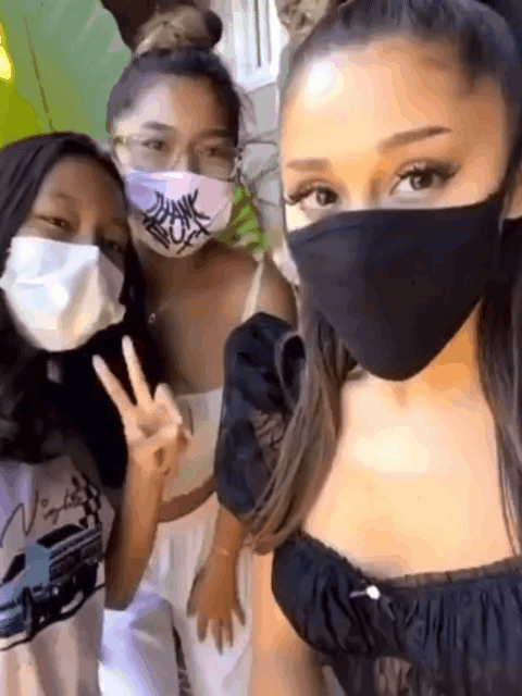 최근 아리아나 양갈래 헤어🖤 +팬들이랑 셀카 | 인스티즈