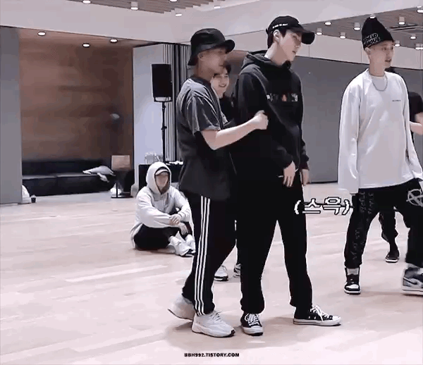 엑소팬들아 이거 어디서 봐??? | 인스티즈