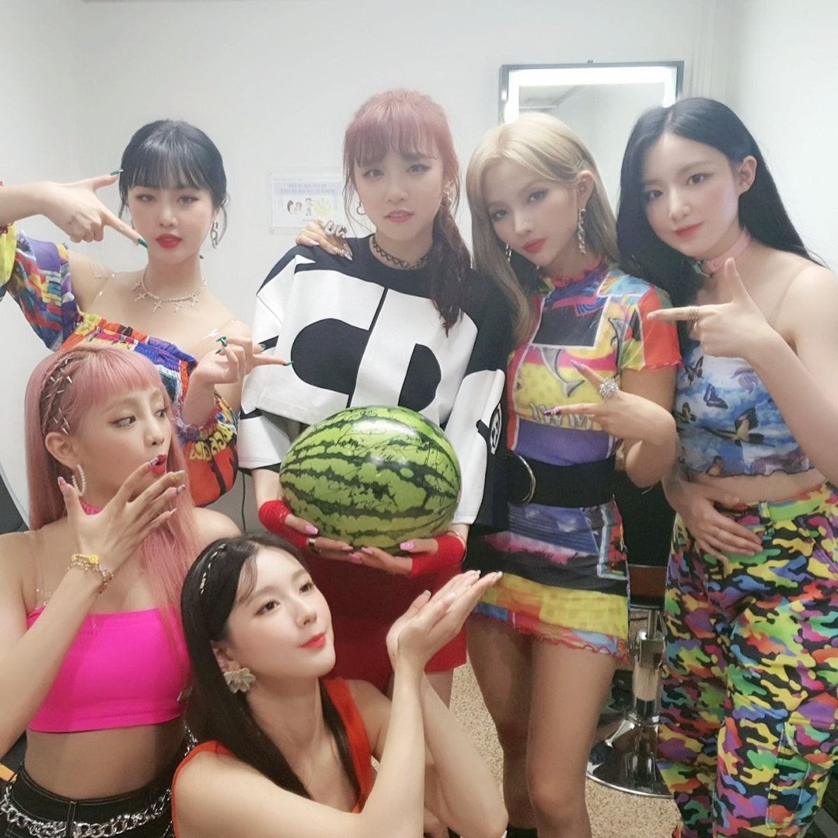 아이들 1박2일 수박 인증샷 뜸ㅋㅋㅋㅋㅋㅋㅋㅋㅋㅋ | 인스티즈