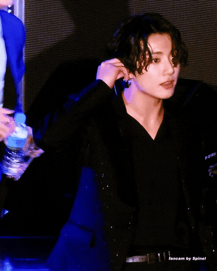 장발이 잘 어울리는 남자가 좋은데 방탄 팬들아 왜 삐삐 안 쳐줬어..? | 인스티즈